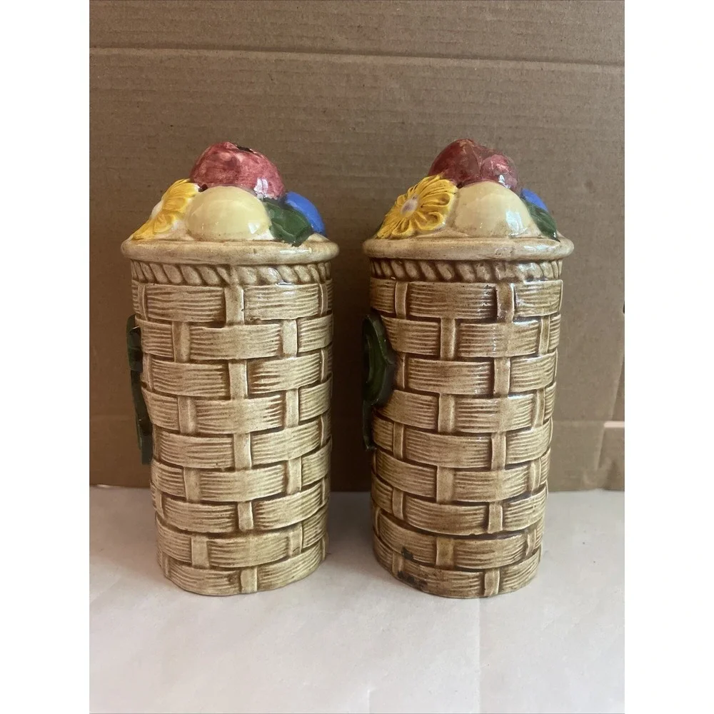 Vintage Stovetop Ceramic Basket‎ Weave Salt & Pepper Shakers Fruit Flower 6